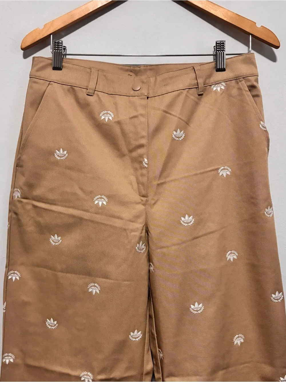 Adidas-Women Alllover Mini Crest Chino Pants - Picture 4 of 7